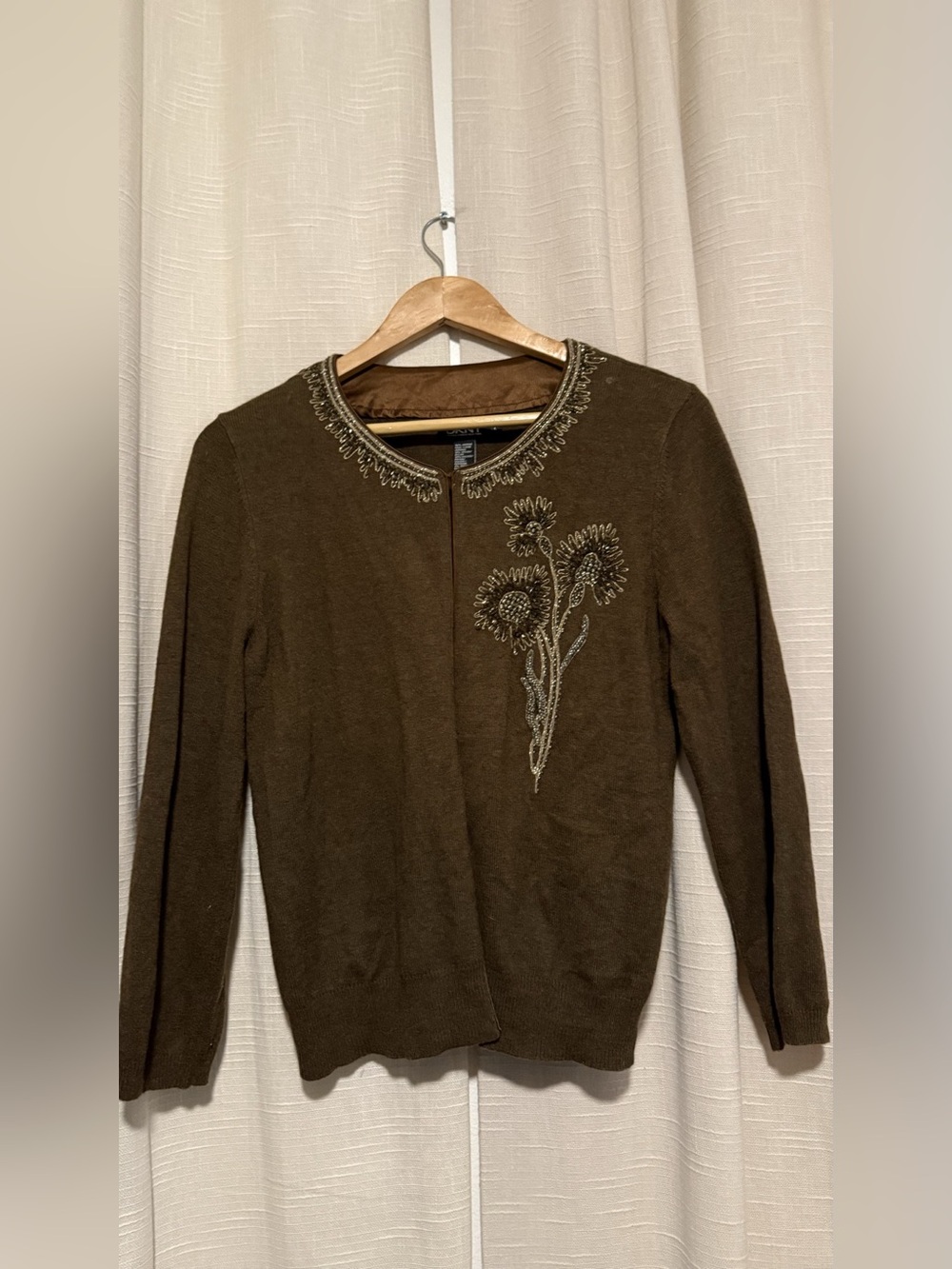 DKNY merino blend beaded Embellished Floral Crewneck cardigan in Brown Size Medi